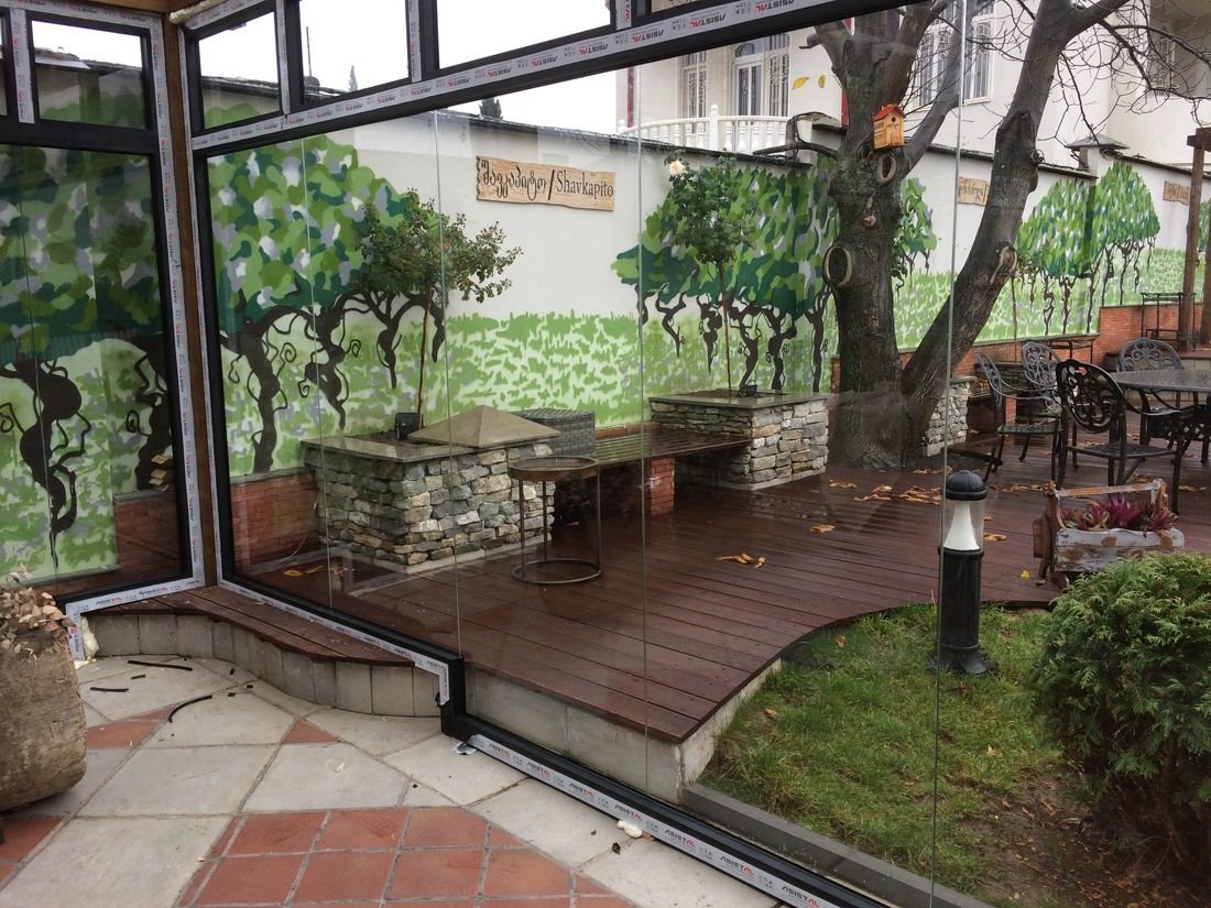 Premium aluminum curtain-wall system for the Guramishvili Marani restaurant.